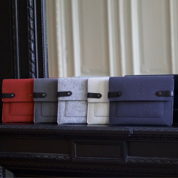 pochette d'ordinateur gris femme